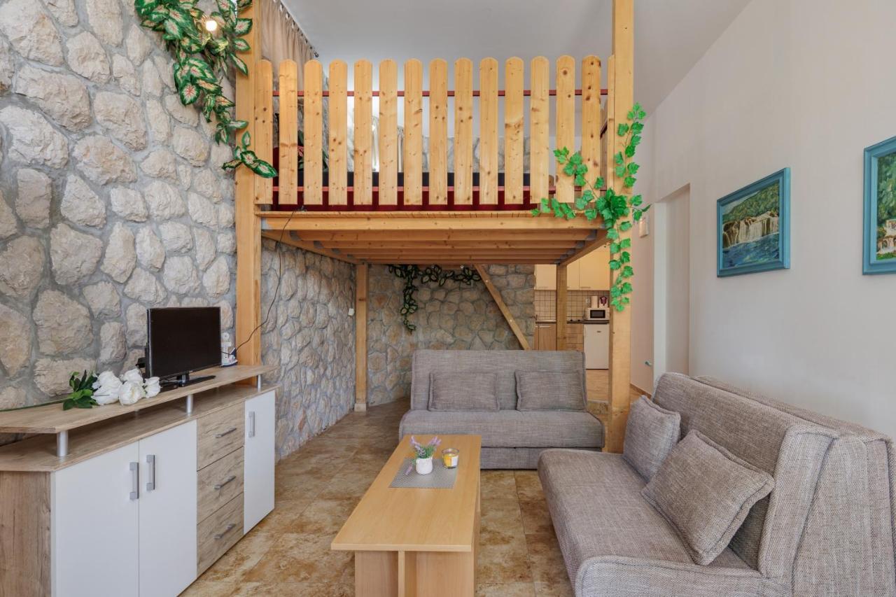 Apartments Tommi Dramalj Exterior photo
